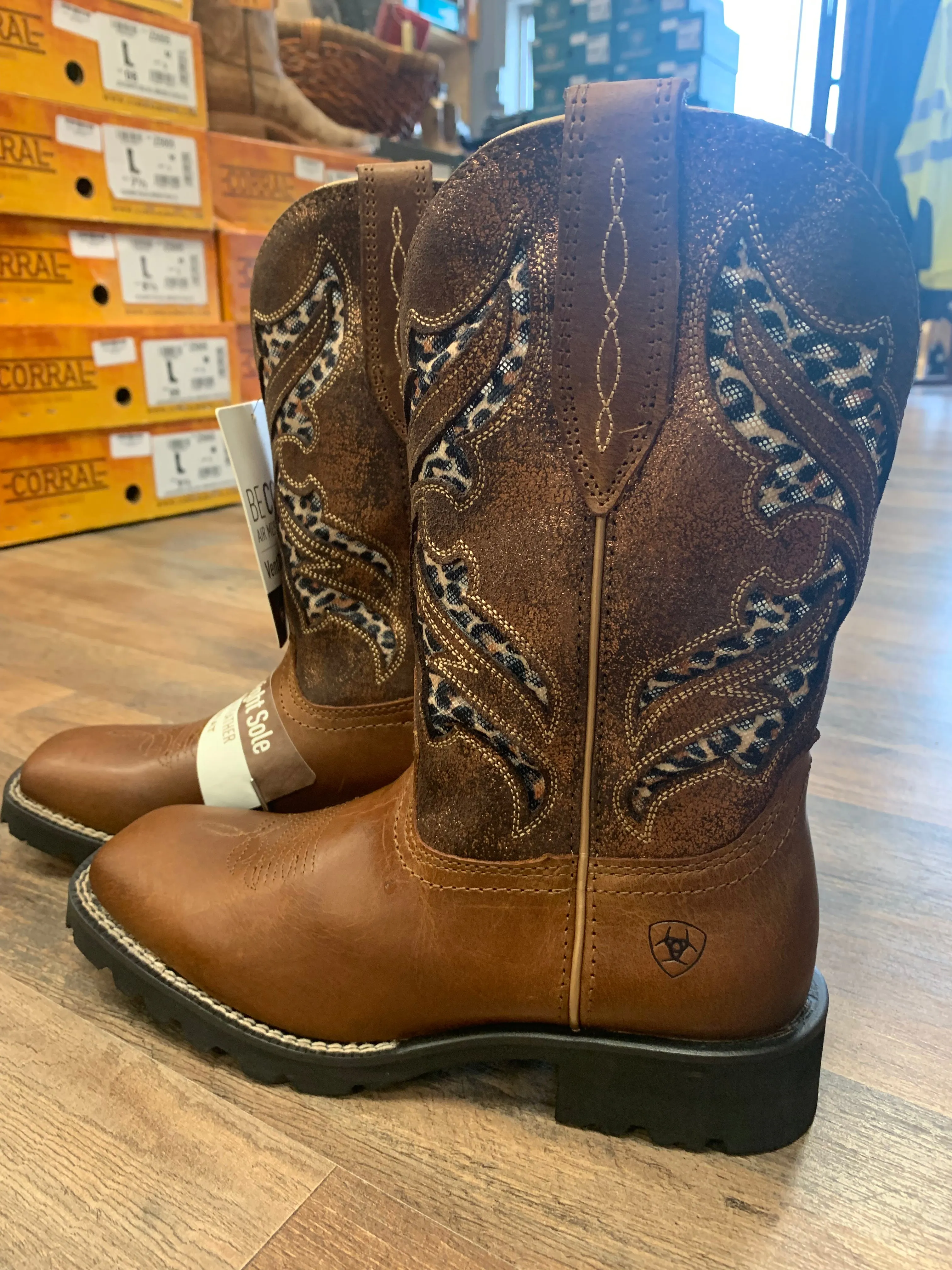 ARIAT WOMEN'S UNBRINDLED RANCHER VENTTEK PERFORMANCE WESTERN BOOTS - BROAD SQUARE TOE
