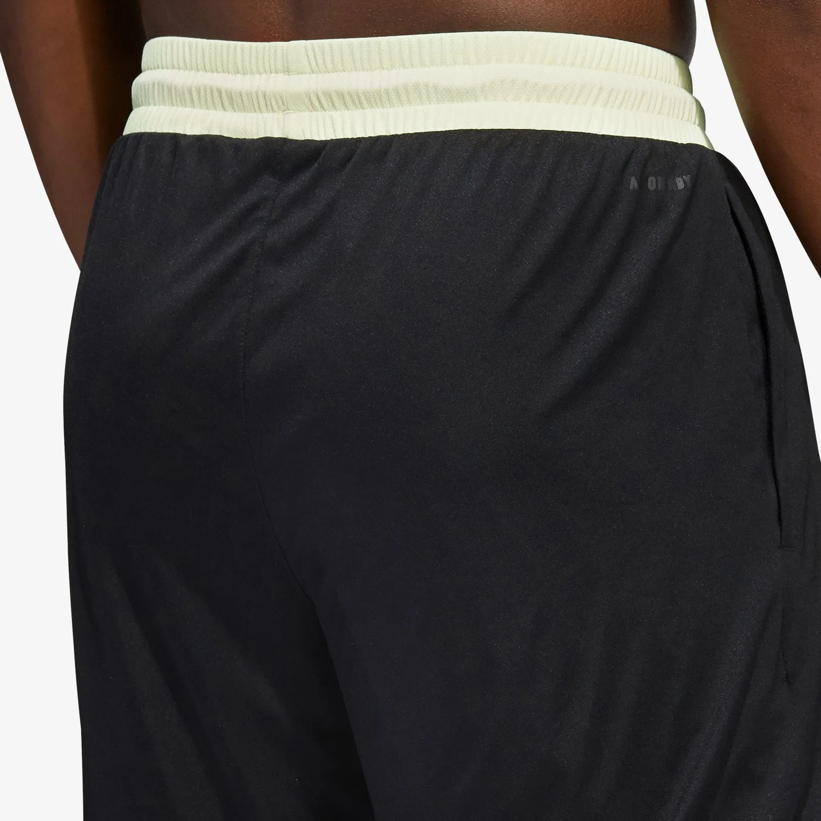 Harden Avatar Shorts - Black