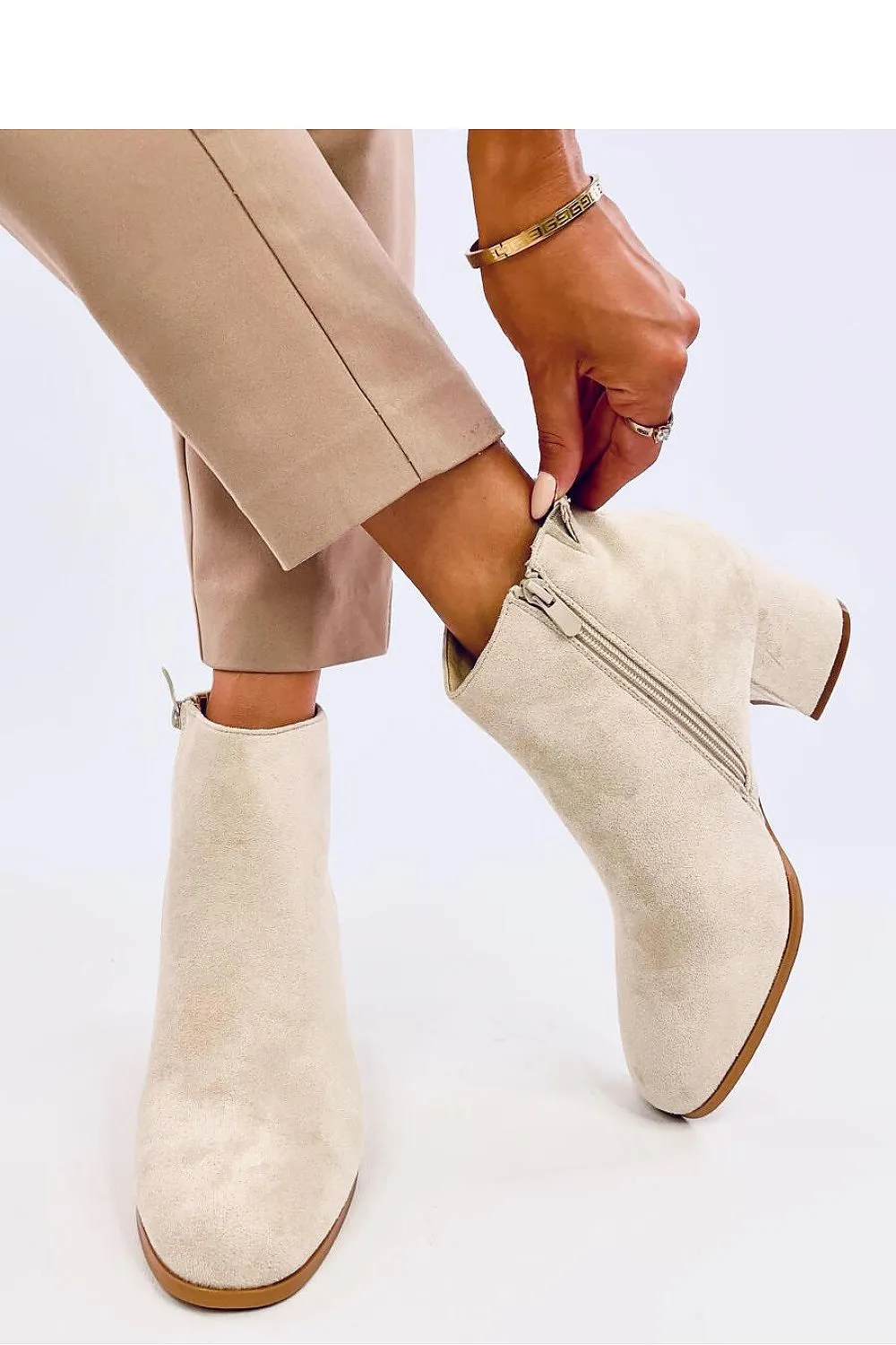 Heel boots