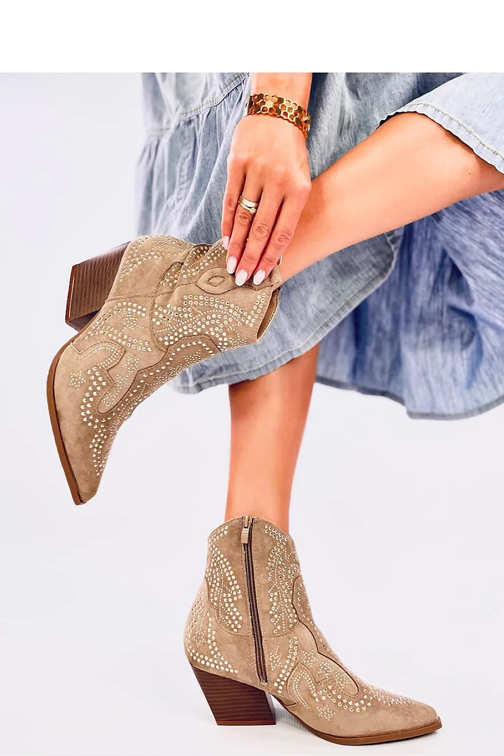 Heel boots
