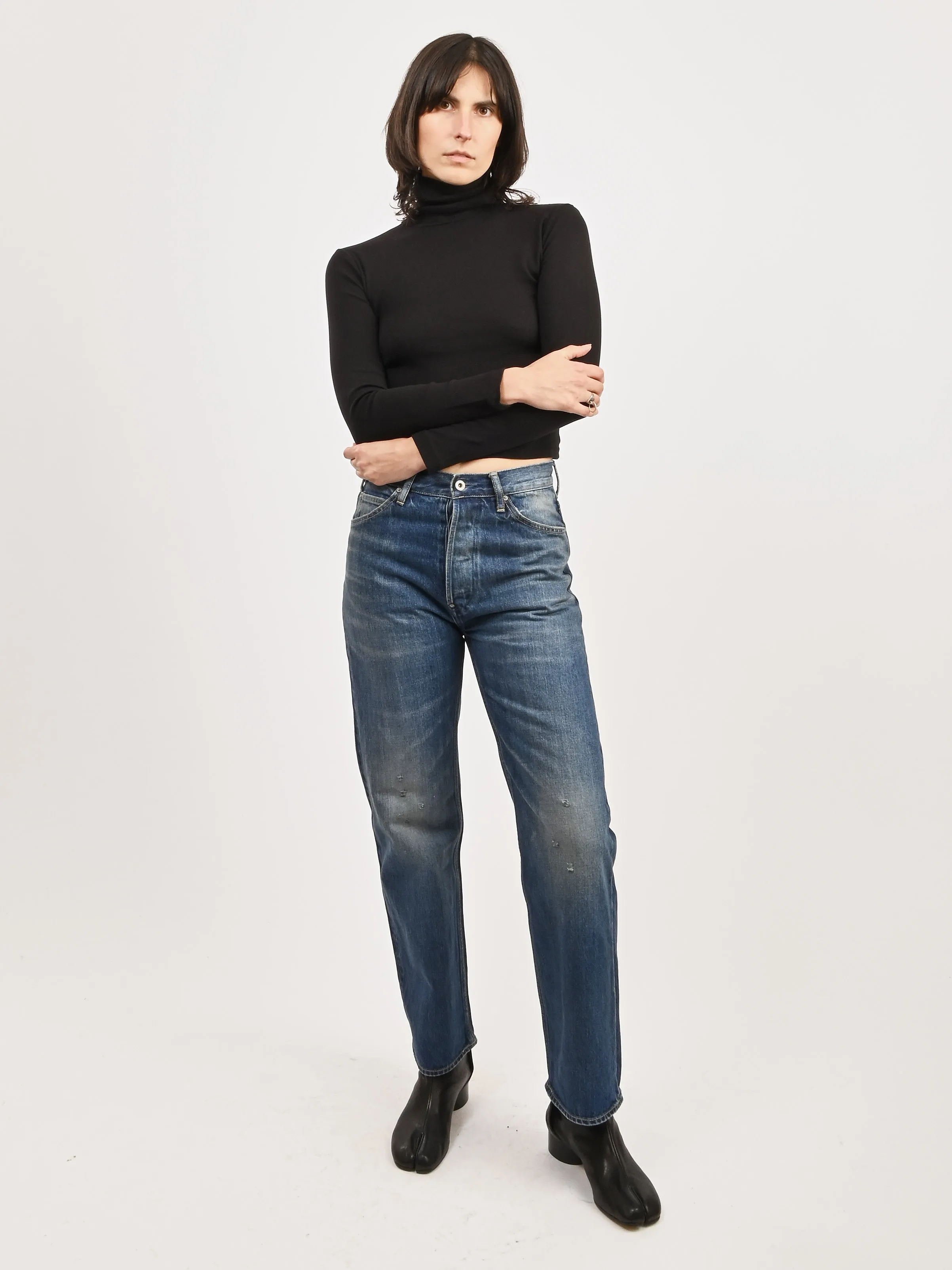 Medium Distress Selvedge Denim Narrow Straight Cut