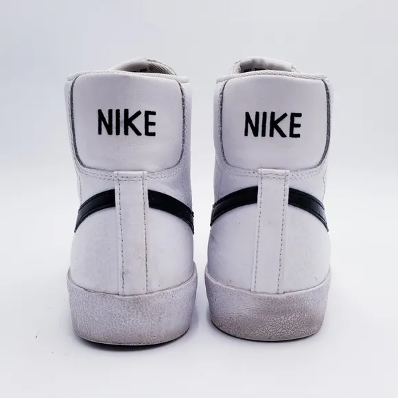 Nike Blazer Mid '77 Boys' Grade School DA4086-100 Youth Size 7  White Black