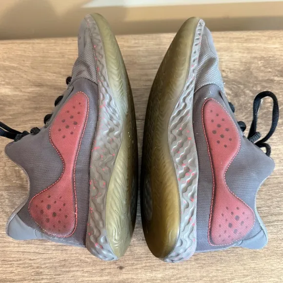 Nike KD Trey 5 VII Basketball Sneakers Youth Size 6 Big Kid Mid Top Gray Neon