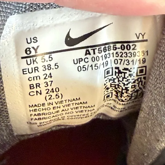 Nike KD Trey 5 VII Basketball Sneakers Youth Size 6 Big Kid Mid Top Gray Neon