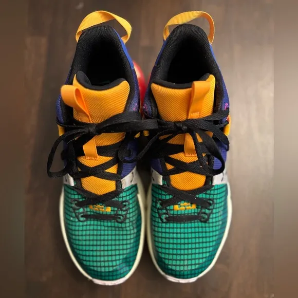 Nike LeBron Witness 7 multi-color mid youth basketball shoes- LIKE NEW