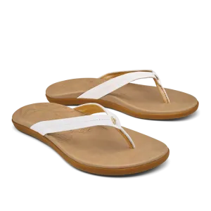 OluKai Womens Honu Leather Sandals - Bright White / Golden Sand