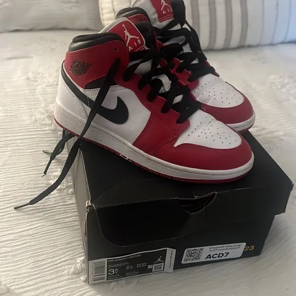 Size 3 Air Jordan 1 Mid