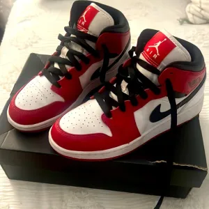 Size 3 Air Jordan 1 Mid