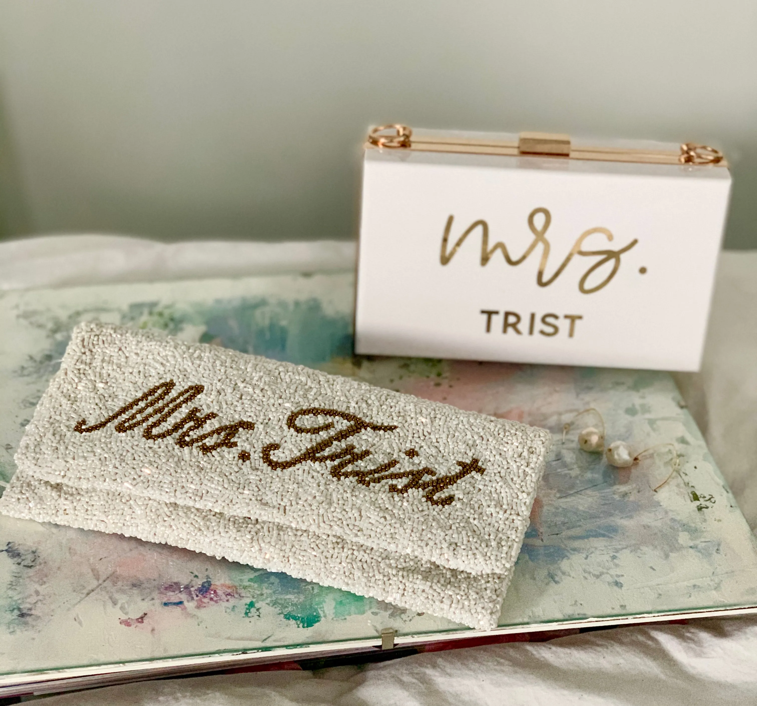 Solid Alys White Box Clutch Crossbody Bag