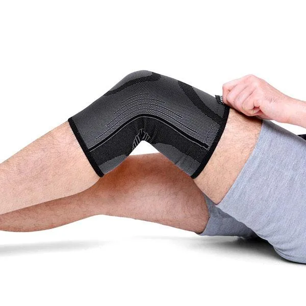 Spike Knee Cap (Black)