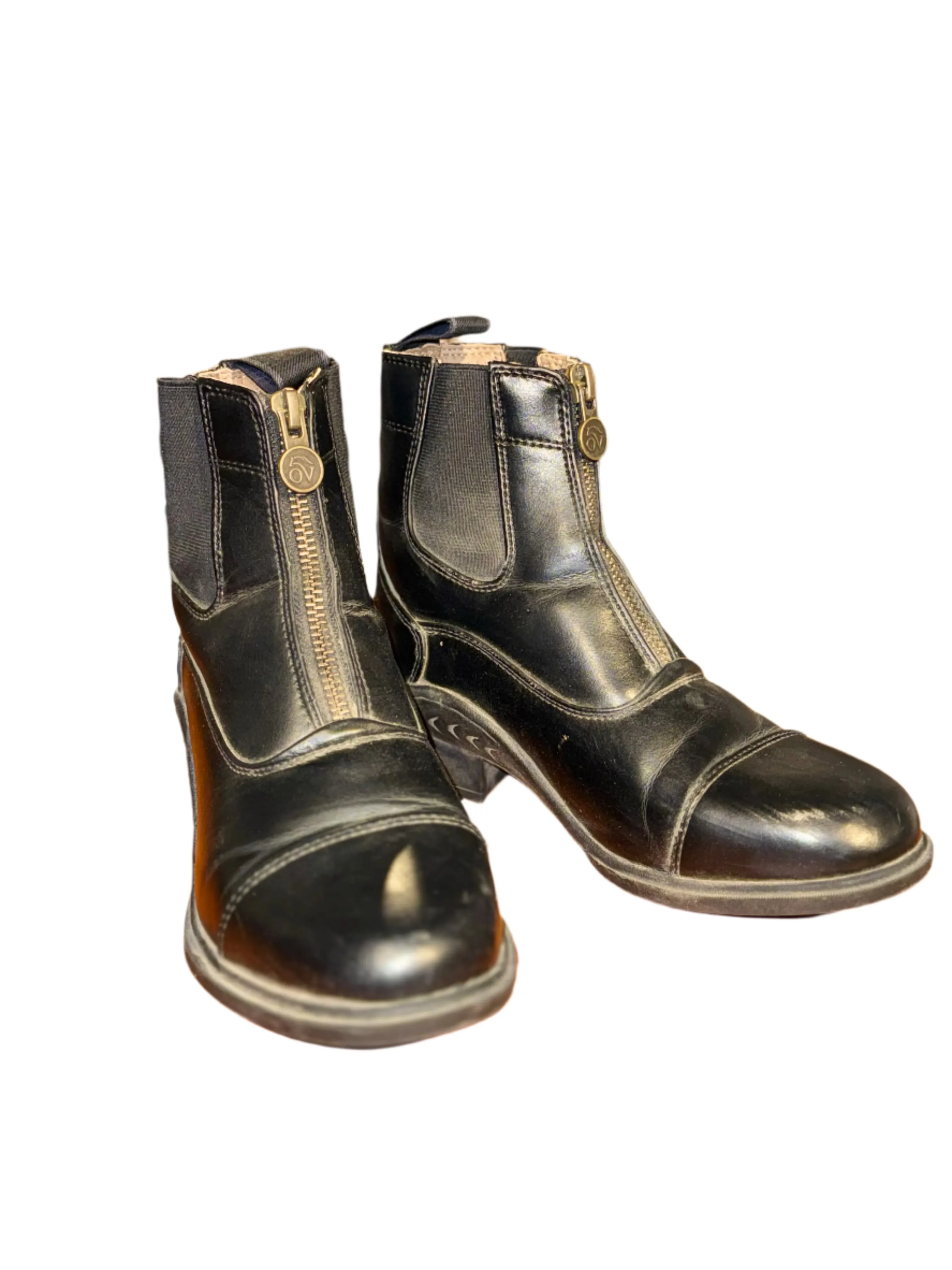 Used, Ovation, Ch:1 Jod Boots