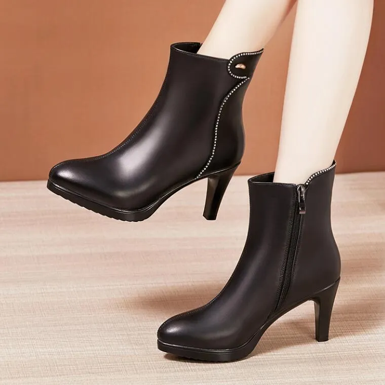 Women's Small Feet Pointy Side Zipper Ankle Boots DS373