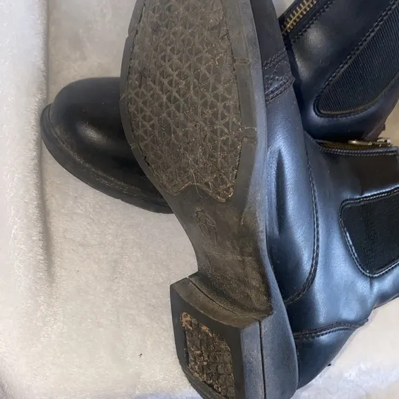Youth moretta jodhpur boots for show or paddock.